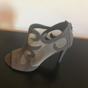 Stuart weitzman never been worn